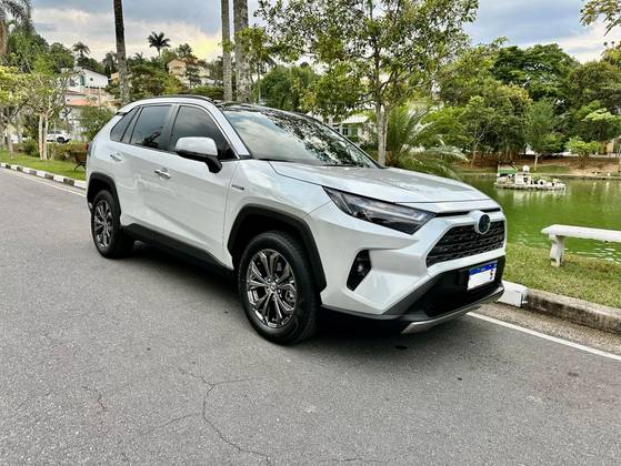 TOYOTA RAV4 2.5 VVT-IE HYBRID SX CONNECT AWD CVT TOYOTA RAV4 2.5 VVT-IE HYBRID SX CONNECT AWD CVT